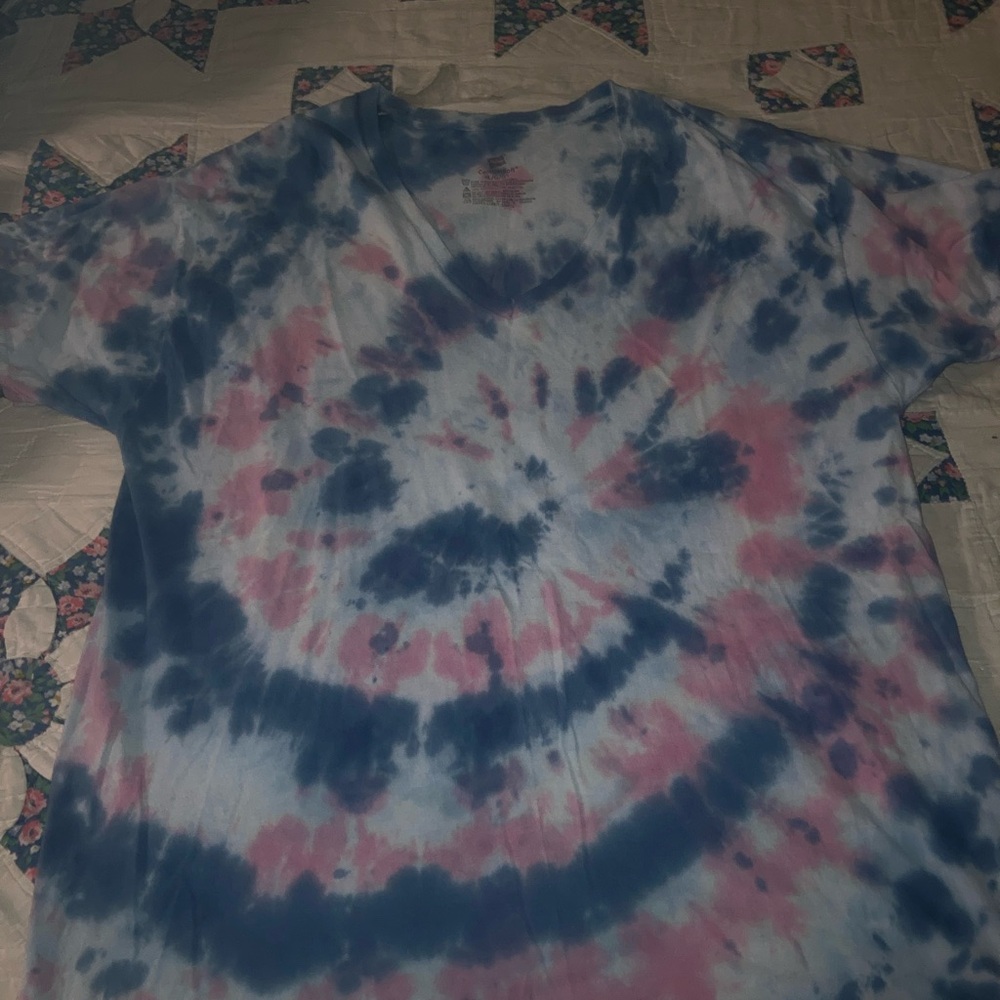 Women’s v-neck tie dye sz lg pink&blue